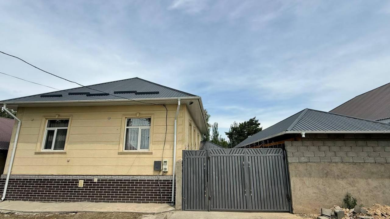 Дом у Реки - B&B Karakol