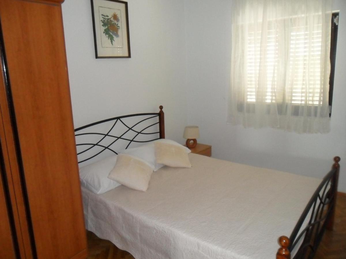 Appartamento con 2 Camere da Letto, Balcone e Vista mare