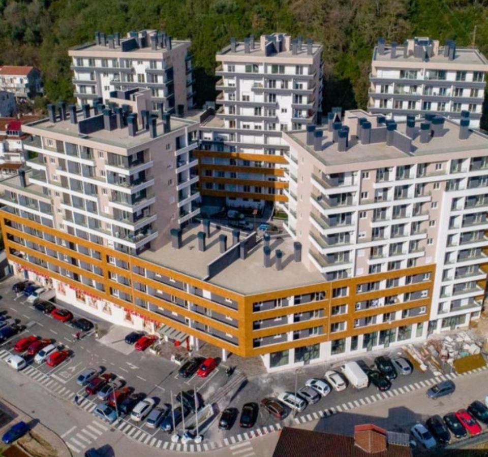 Lux apartman sa garažom - B&B Budva
