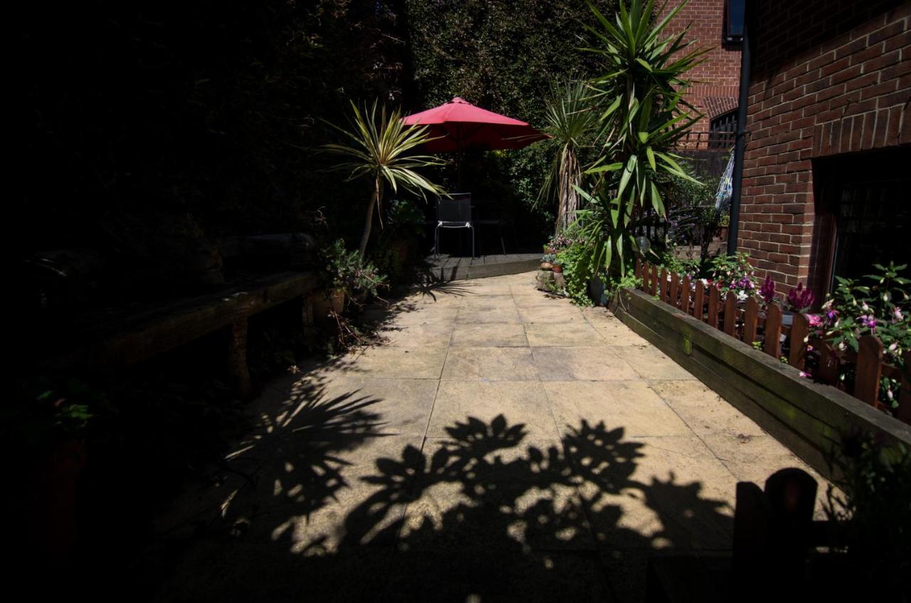 Bang central homestay with 2 x gorgeous double rooms, bathroom & kitchen use - Chambres d’hôtes The City of Brighton and Hove