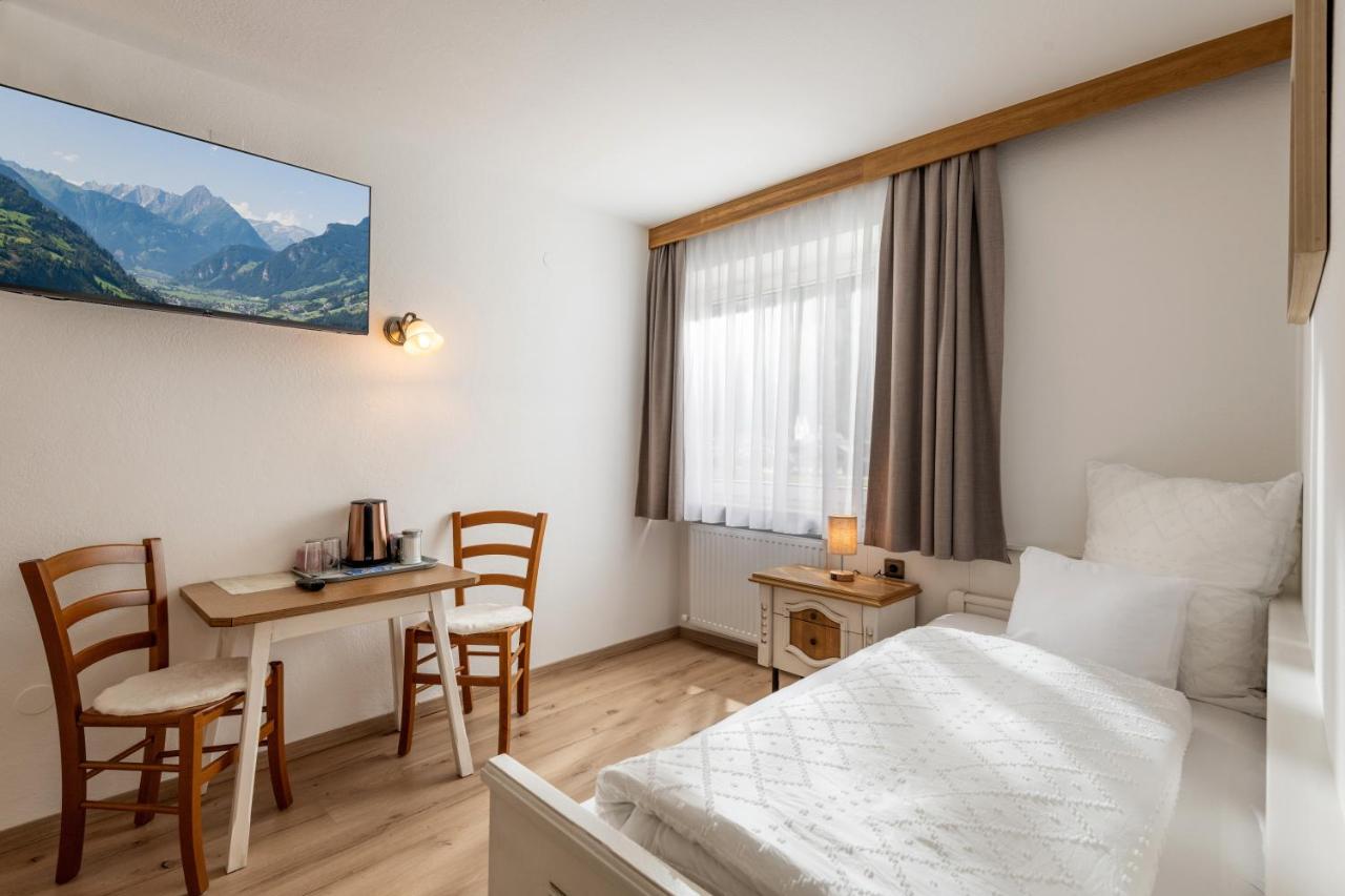 Single Room with Mountain View