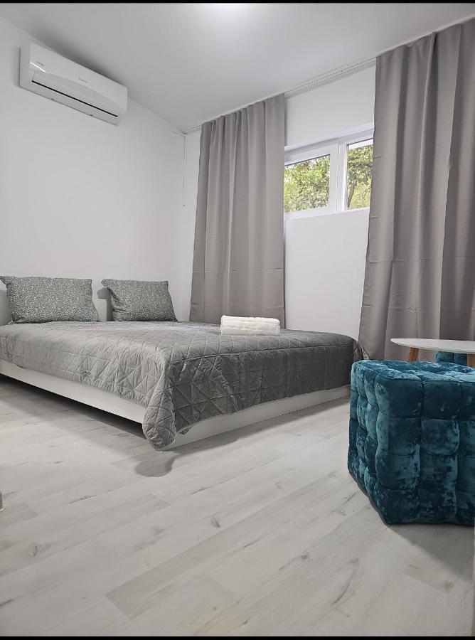 Apartament 'Cu viața', parcare fără plata, check in NON STOP - Ferienwohnung Arad