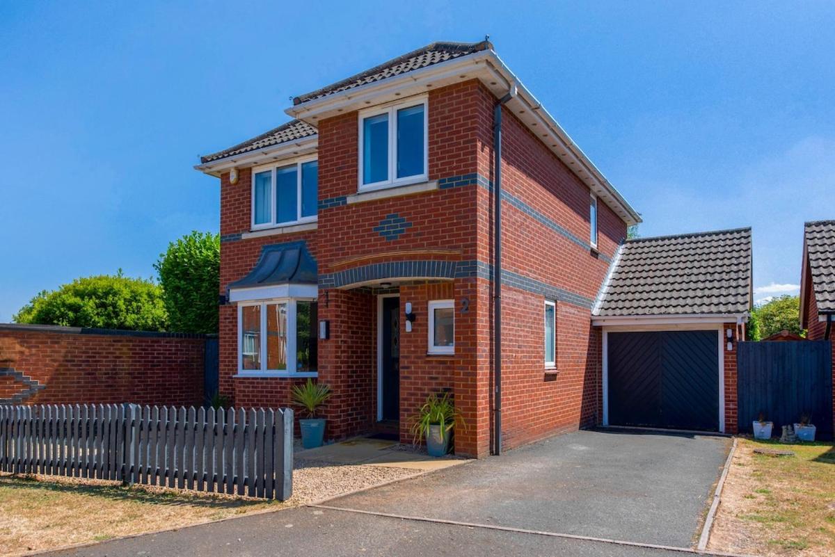 WhiskAwayHomes - Pirie Avenue - Ferienwohnung Hindlip