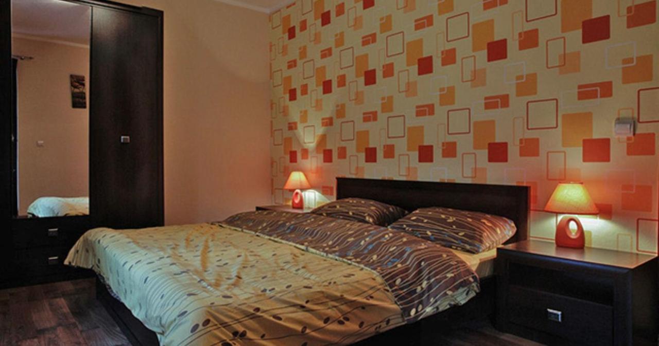One-Bedroom Apartment with Balcony