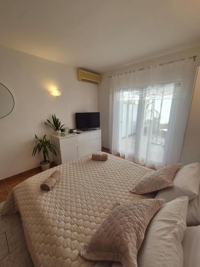 Studio Apartman Bubi - Bed and Breakfast Nečujam