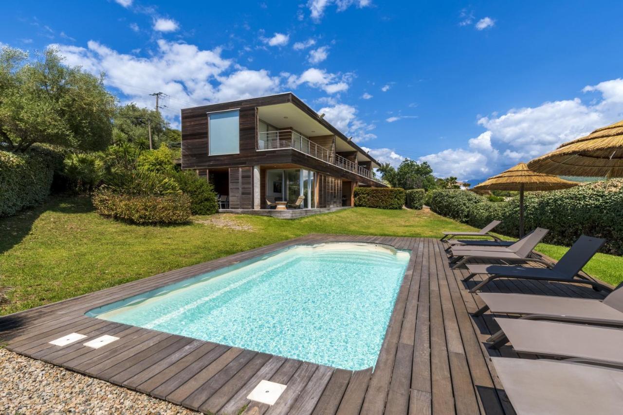 Splendide appartement T3 piscine et vue mer - B&B