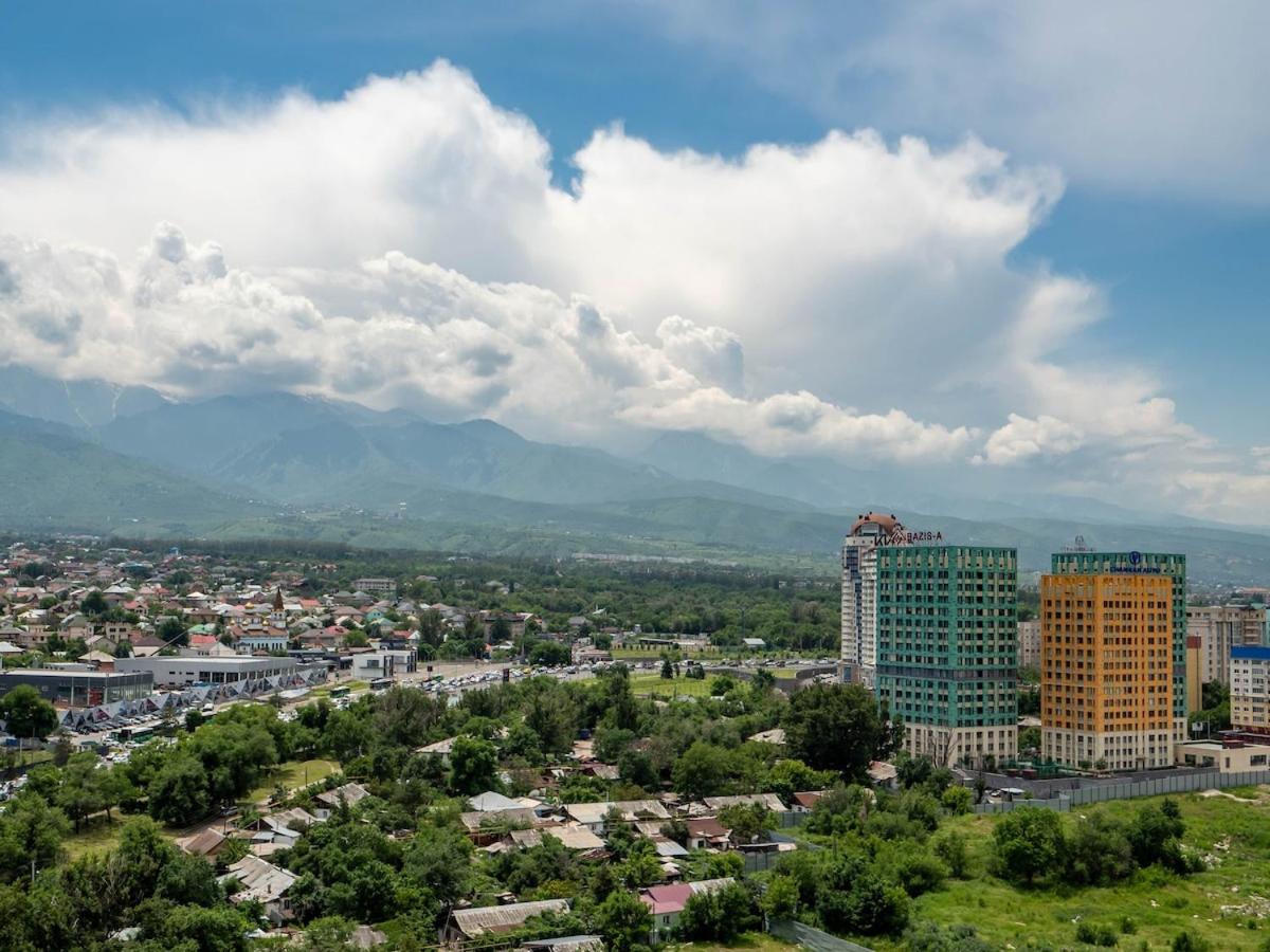 Rich Apartments - B&B Almaty