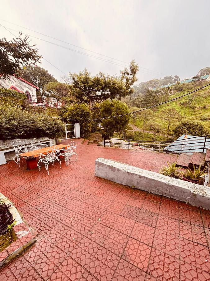 The Heritage manor l on mall road Kasauli l Private Lawn l 2 Min walk to heritage market - Ferienwohnung Kasauli