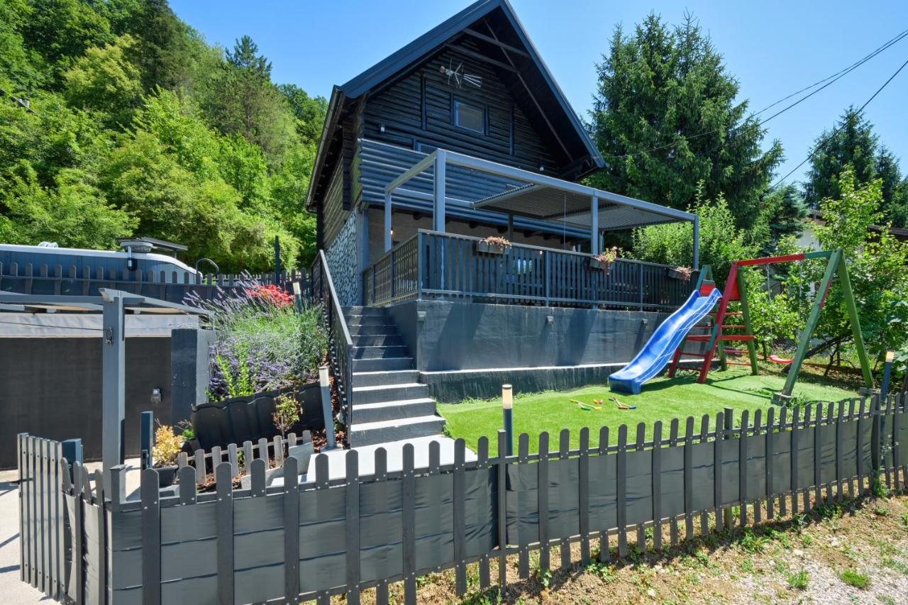 Luxury Holiday House with Pool and Wellness - B&B Vrankovec