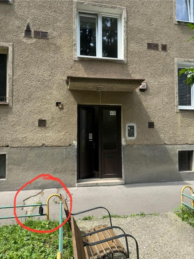 Central & Modern Apartment - Ferienwohnung Neusohl