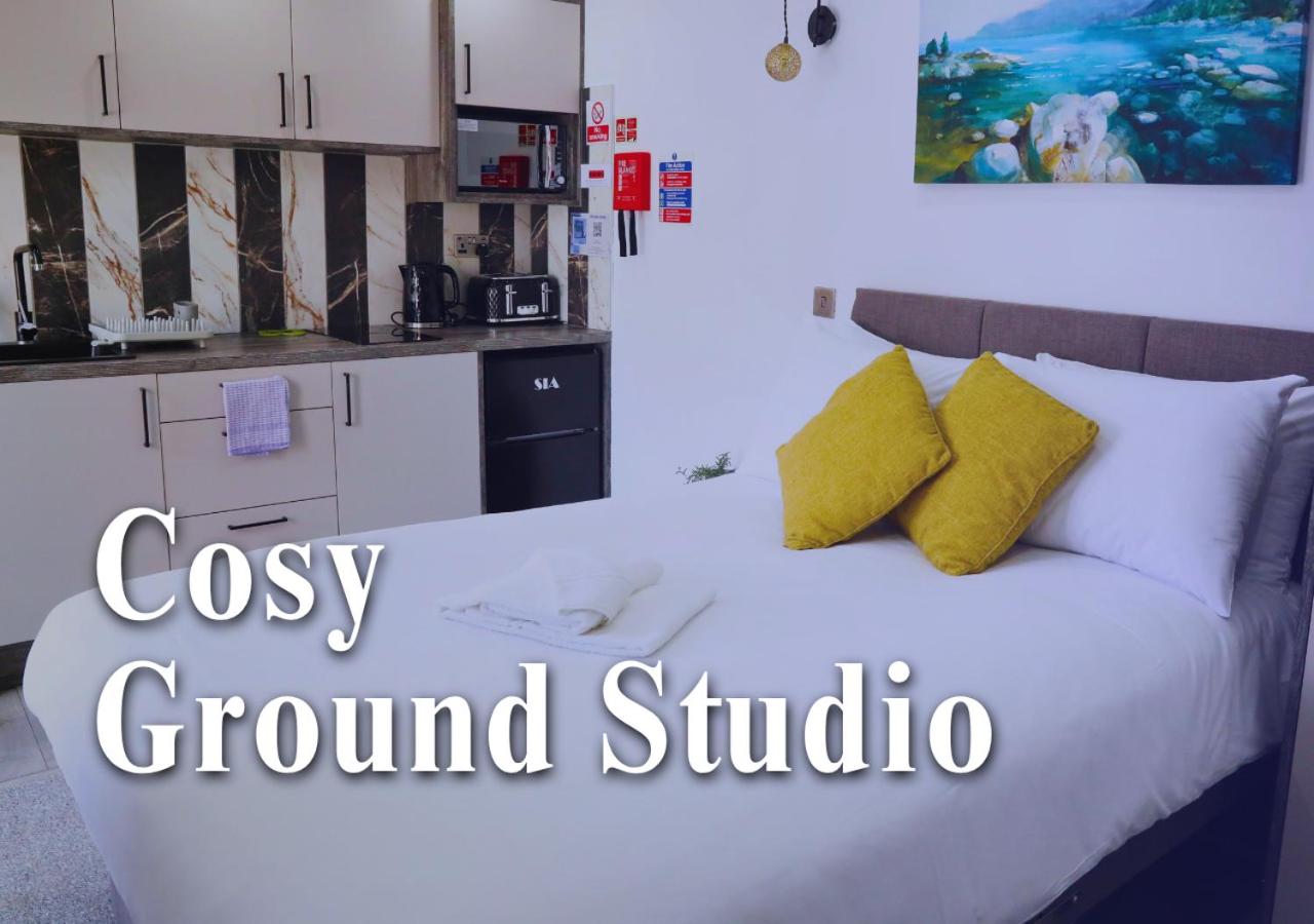 CB Stays - Private Rooms with Ensuite and Kitchenette in Peterborough - B&B