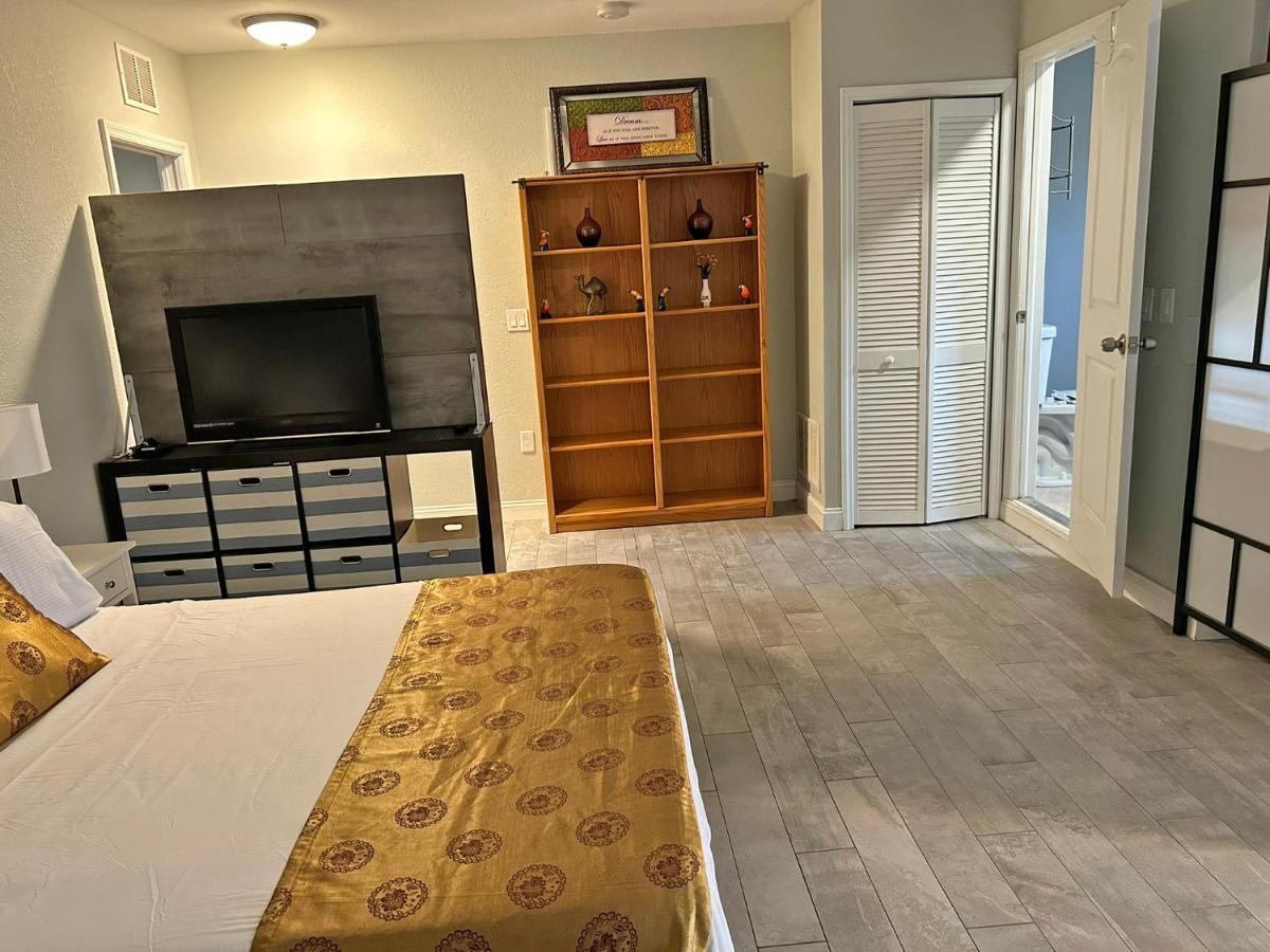 Comfort Suite Fort Myers - 15 Minutes from the Beach - Chambres d'hôtes Fort Myers