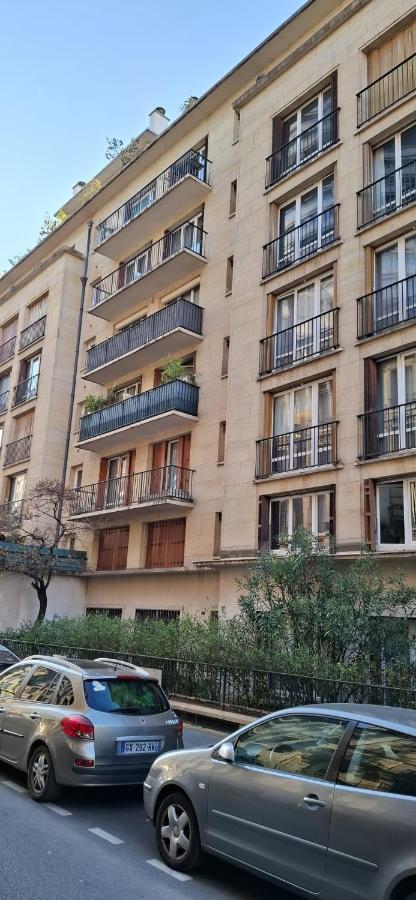 Very nice private Appartment 1 living room with sofa bed 1 bedroom 1 bathroom with toilet 1 Kitchen - B&B Parigi