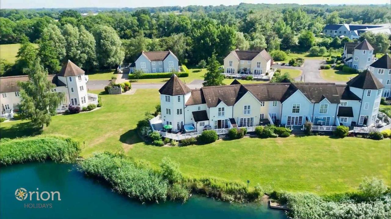 Windrush Lake 80 & 81, Waterlow Lodge P - B&B