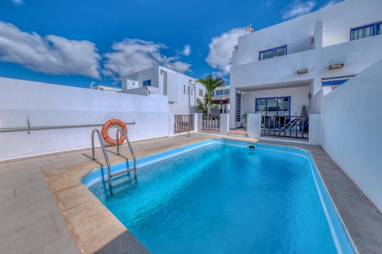 Playa Blanca Sunset - Private pool and BBQ By Lanzarote Vacation Homes - B&B