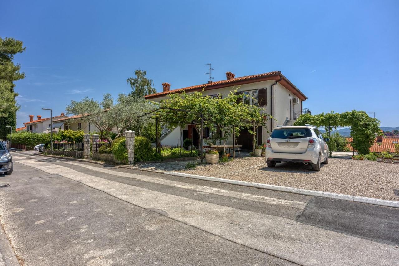 Apartment Smode With Bayview - Happy Rentals - B&B Capodistria