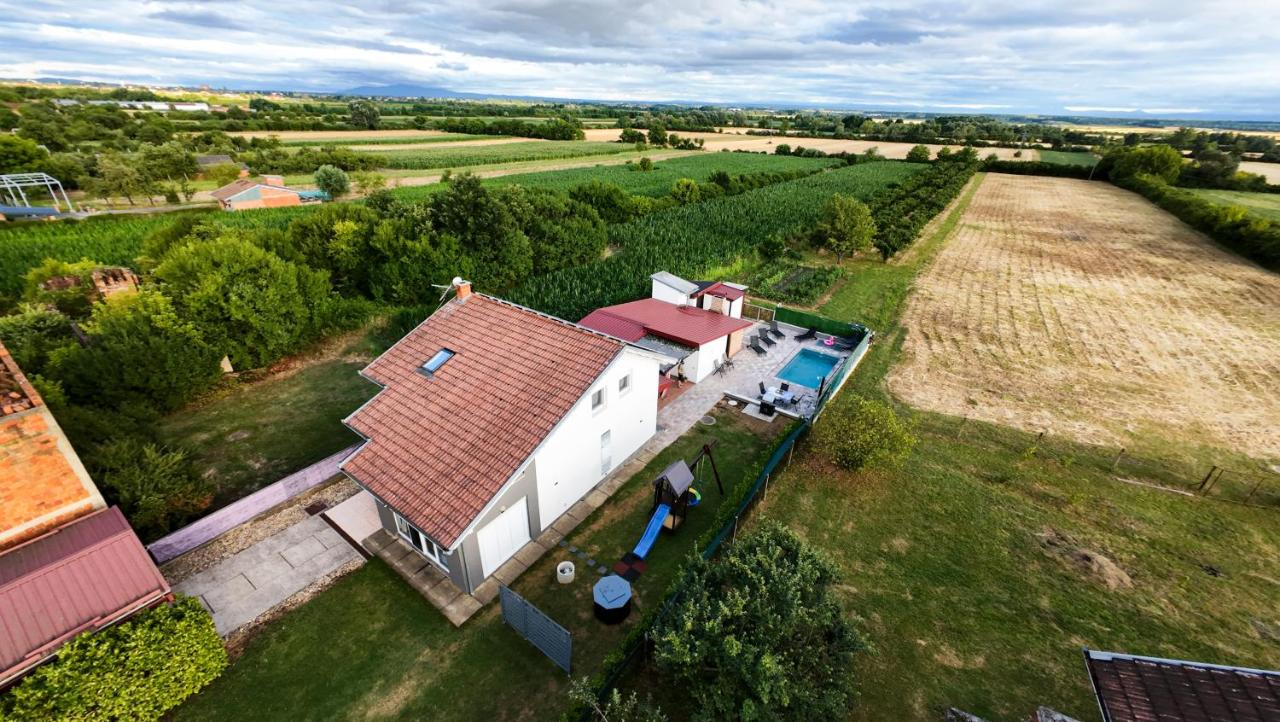 Myra kuća za odmor - B&B Nova Gradiška