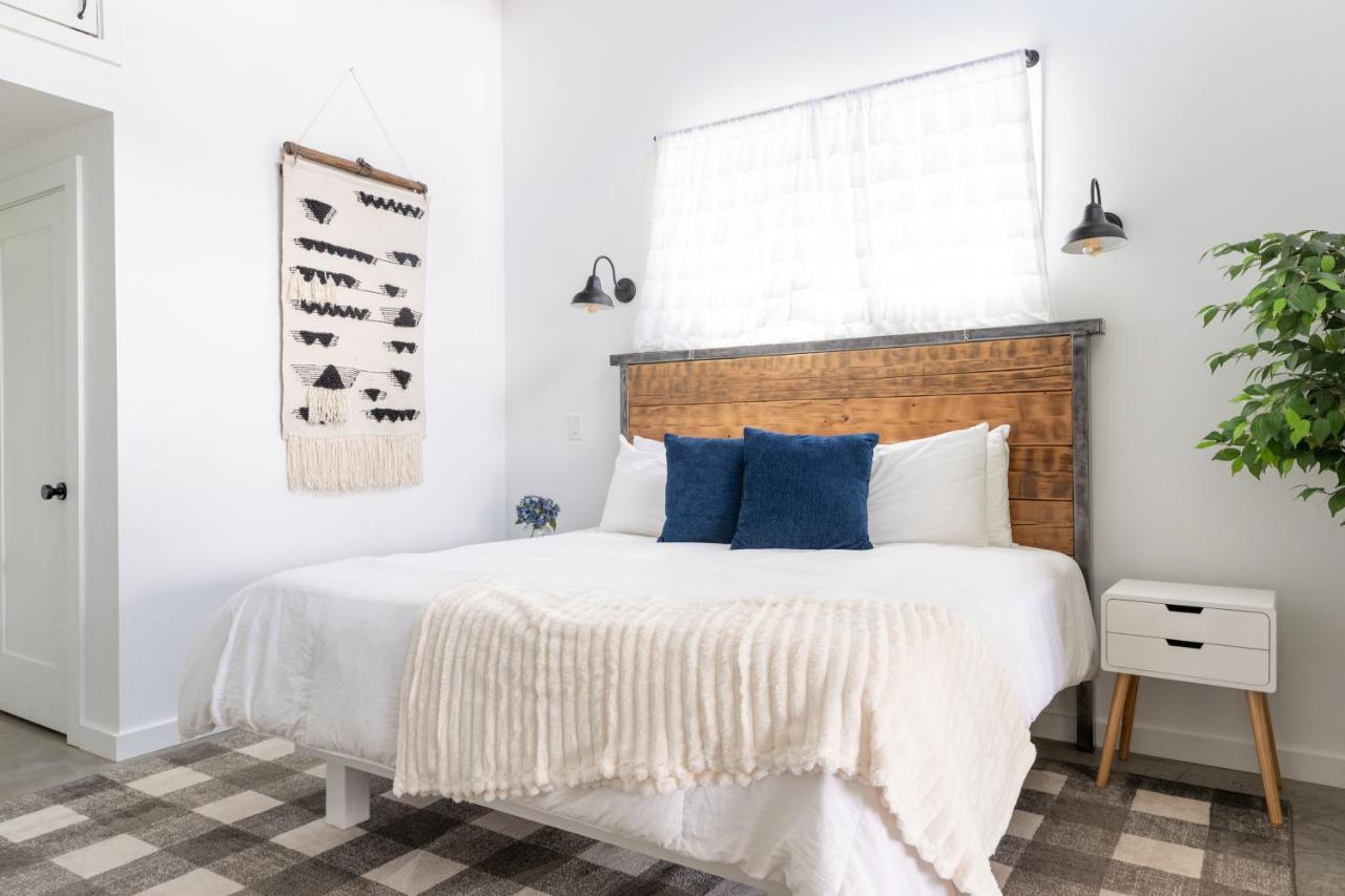 Yonah View King Beds - Wine Country Bliss - B&B Cleveland