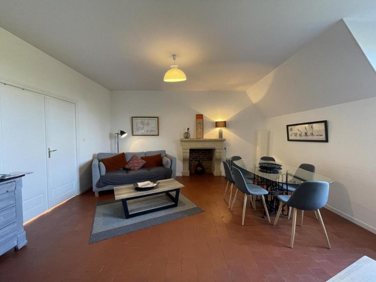 Appartement spacieux au Château avec parc arboré, proche de Villeneuve sur Allier, pour 6 pers., WiFi - FR-1-489-73 - B&B