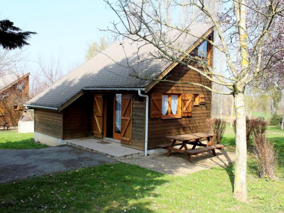 Chalets indépendants avec terrasse, jardin, jeux pour enfants, proche Montluçon - FR-1-489-402 - B&B