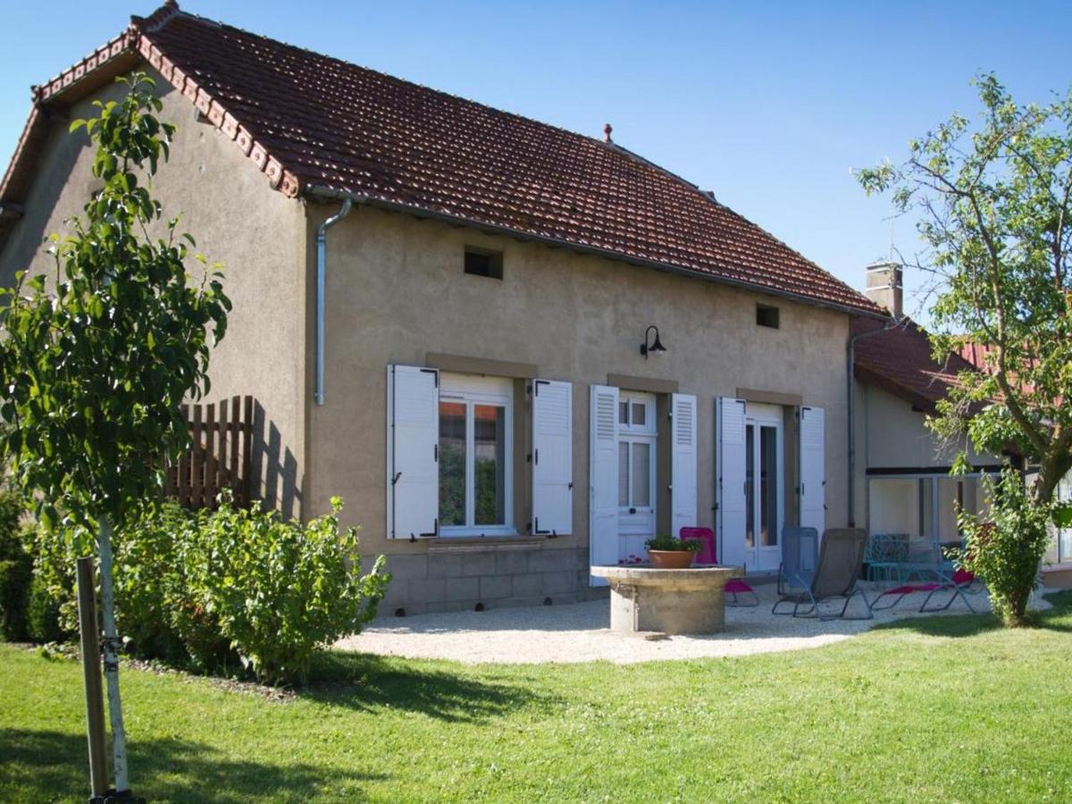 Grand Gîte Familial à la Campagne avec Jardin et Véranda, Près de Vichy et Moulins - FR-1-489-256 - Ferienwohnung Cindré