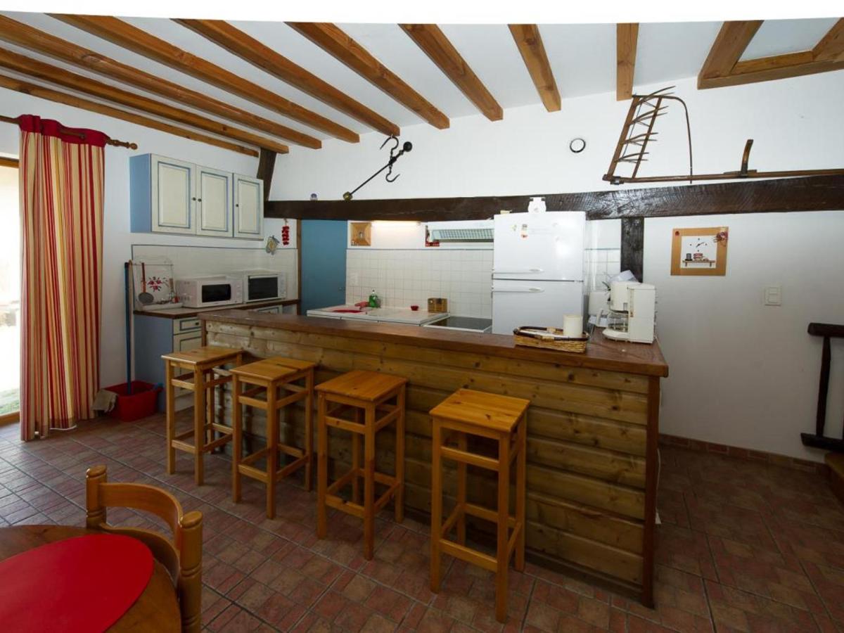 Charmante Grange avec Jardin et Animaux Acceptés - FR-1-489-47 - B&B Châtel-Montagne
