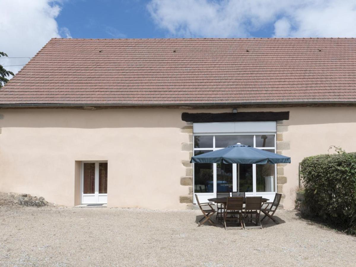 Charmant Gîte avec Piscine, Jardin et Jeux Enfants près de St Pourçain/Sioule - FR-1-489-57 - B&B