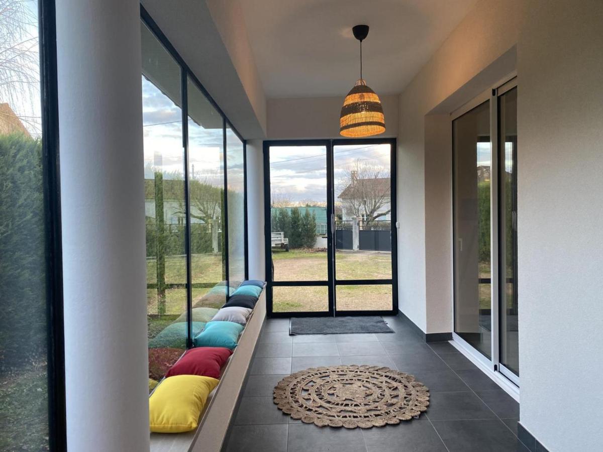 Pavillon rénové avec jardin arboré, proche centre-ville, véranda, parking, wifi, idéal familles - FR-1-489-417 - B&B