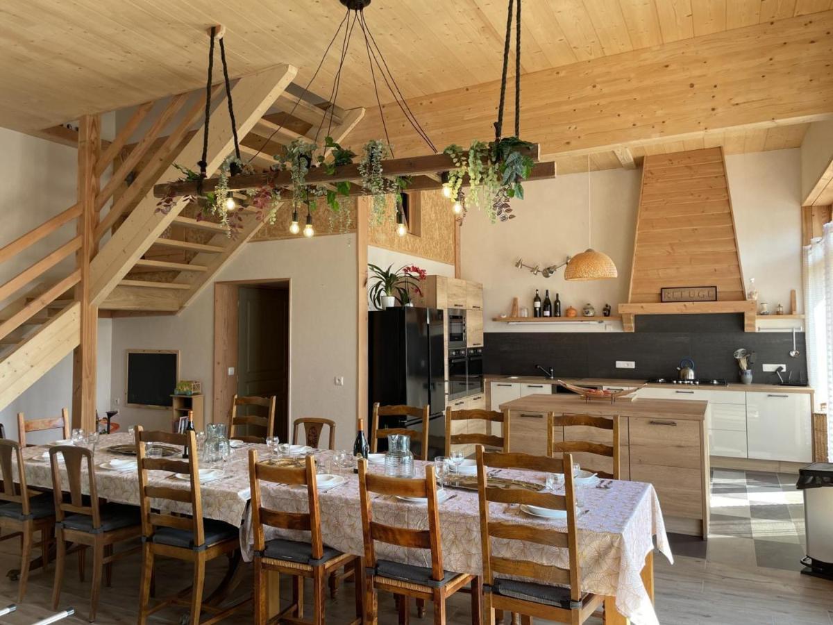 Refuge familial avec piscine, aire de jeux et confort moderne à Blomard - FR-1-489-465 - B&B