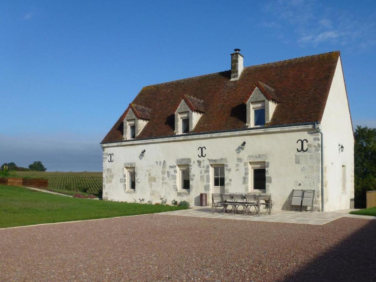 Maison de campagne rénovée avec jardin clos, terrasse, jeux, 5 chambres, et animaux acceptés - FR-1-497-109 - B&B