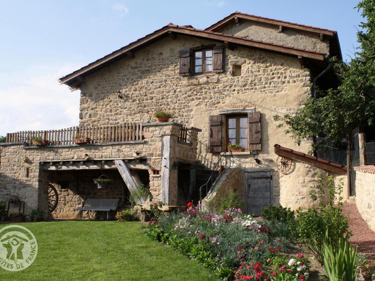 Gîte charmant avec four à pain, jardin, terrasse, jeux et poêle à bois, acceptant animaux - FR-1-496-137 - B&B Chirassimont