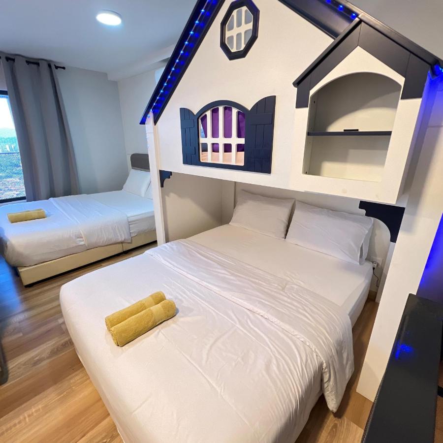 N4 3 Bed Room 4 bed 1 parking Karaoke big TV kids play room Duplax unit 9pax - Chambres d'hôtes Kuala Lumpur