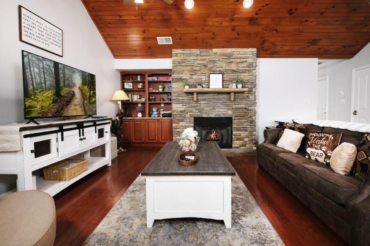 Sweet Pea Cottage Updated furnishings arcade game HOA Community Outdoor Pool - Ferienwohnung Pigeon Forge