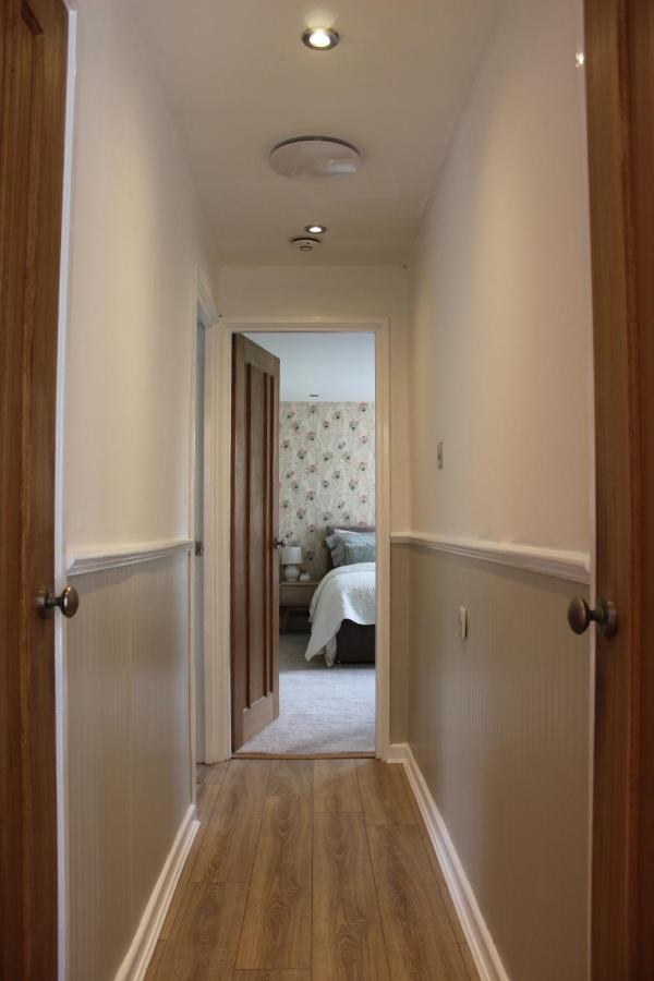 Leeds Urban Retreat - Modern 2 bed Apartment - Bed and Breakfast Leeds