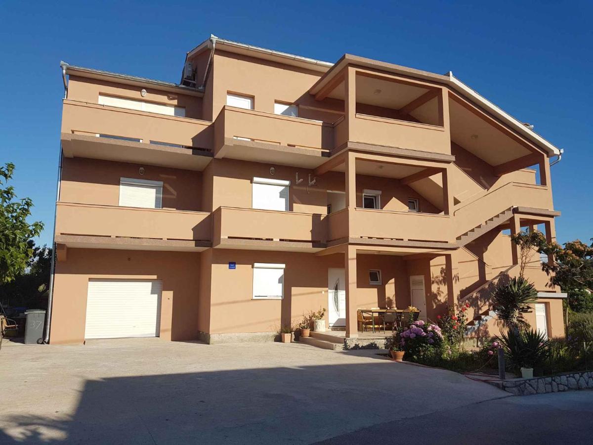Apartment Lopar 12 - Bed and Breakfast Lopar