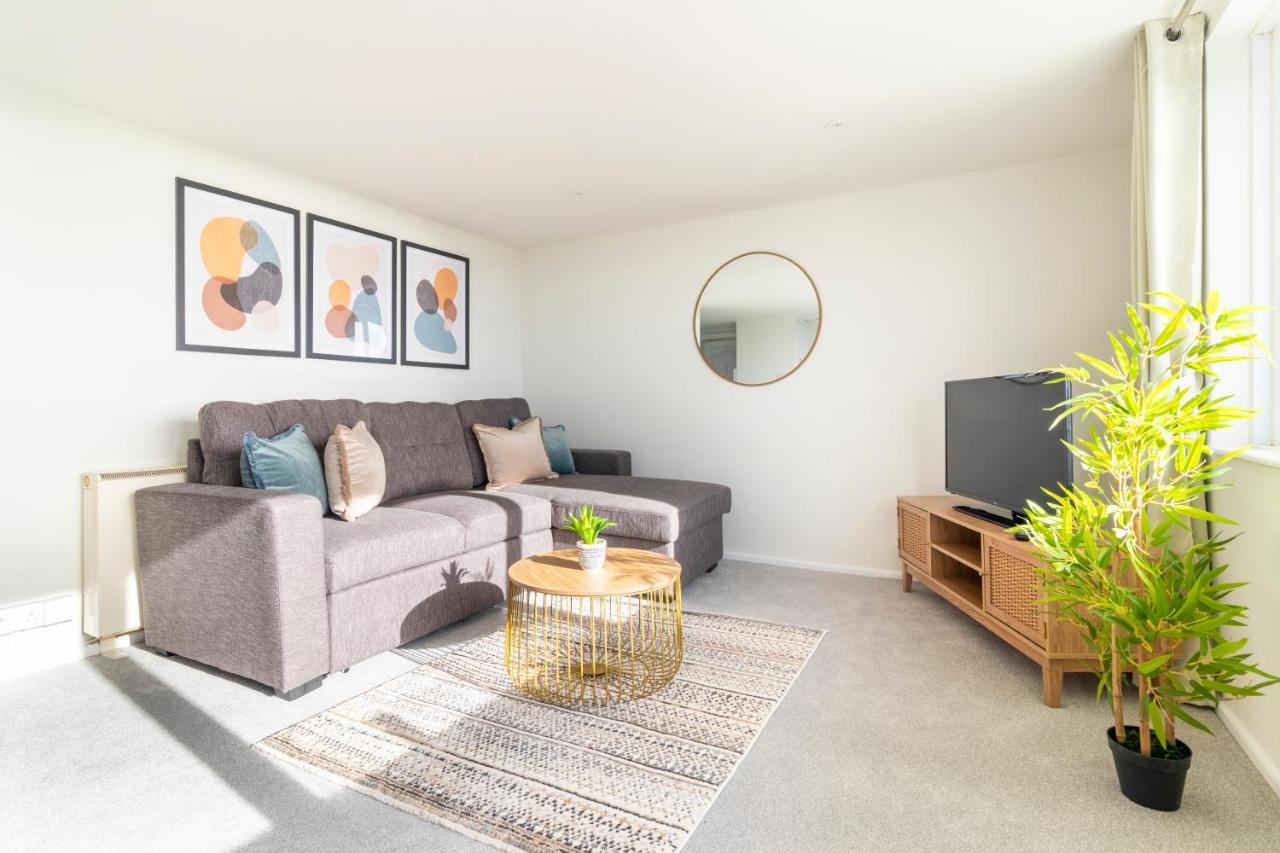Incredible Sea View 2 bedroom Beach Apartment - Chambres d’hôtes Bournemouth