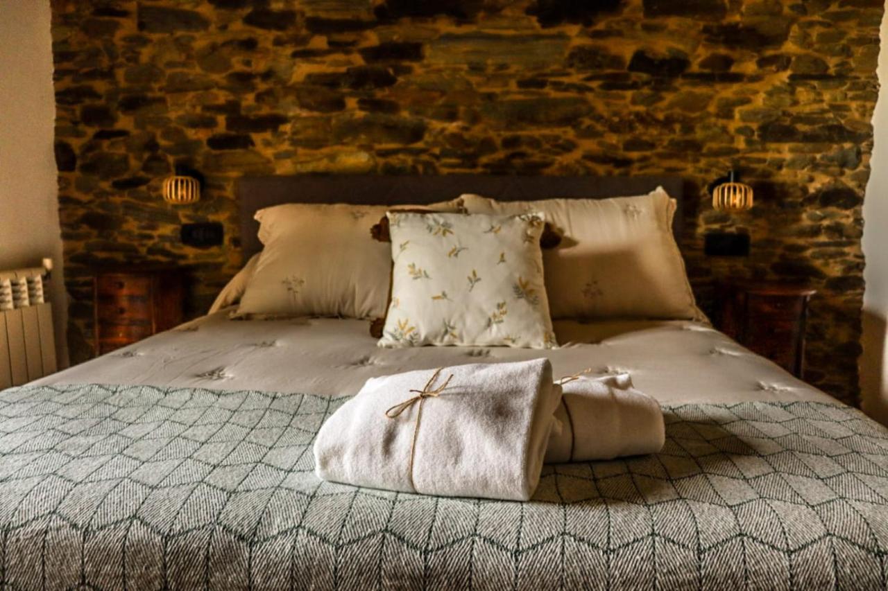 Habitación con cama grande 