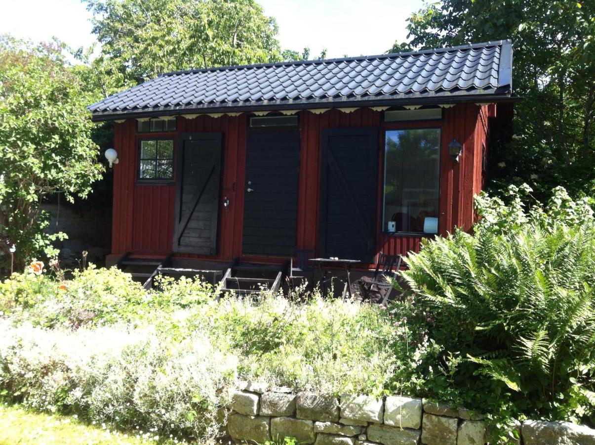 Röda stugan intill Ringmuren - B&B Visby