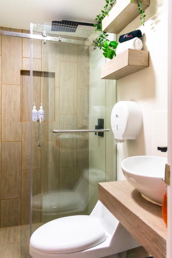 Charming and Comfortable Family Room Near Forum Majadas H14 - B&B El Rodeo