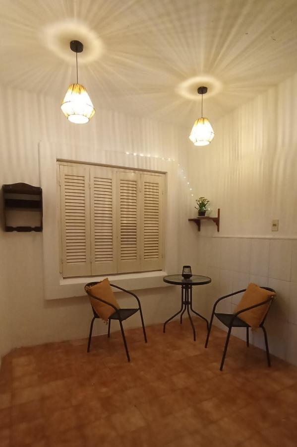 Apartamento a pasos de 18 de Julio, planta baja - B&B
