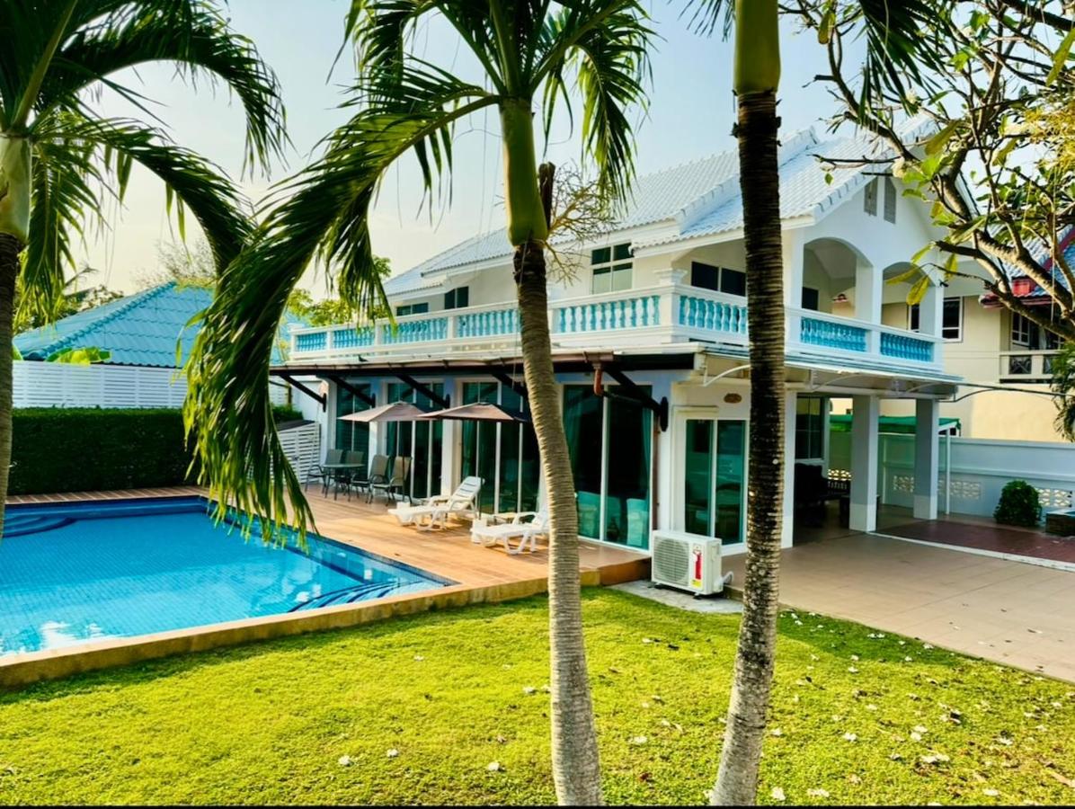FANTA SEA - POOL VILLA short walk to BEACH - Up to 8 Guests - Bed and Breakfast Pran Buri