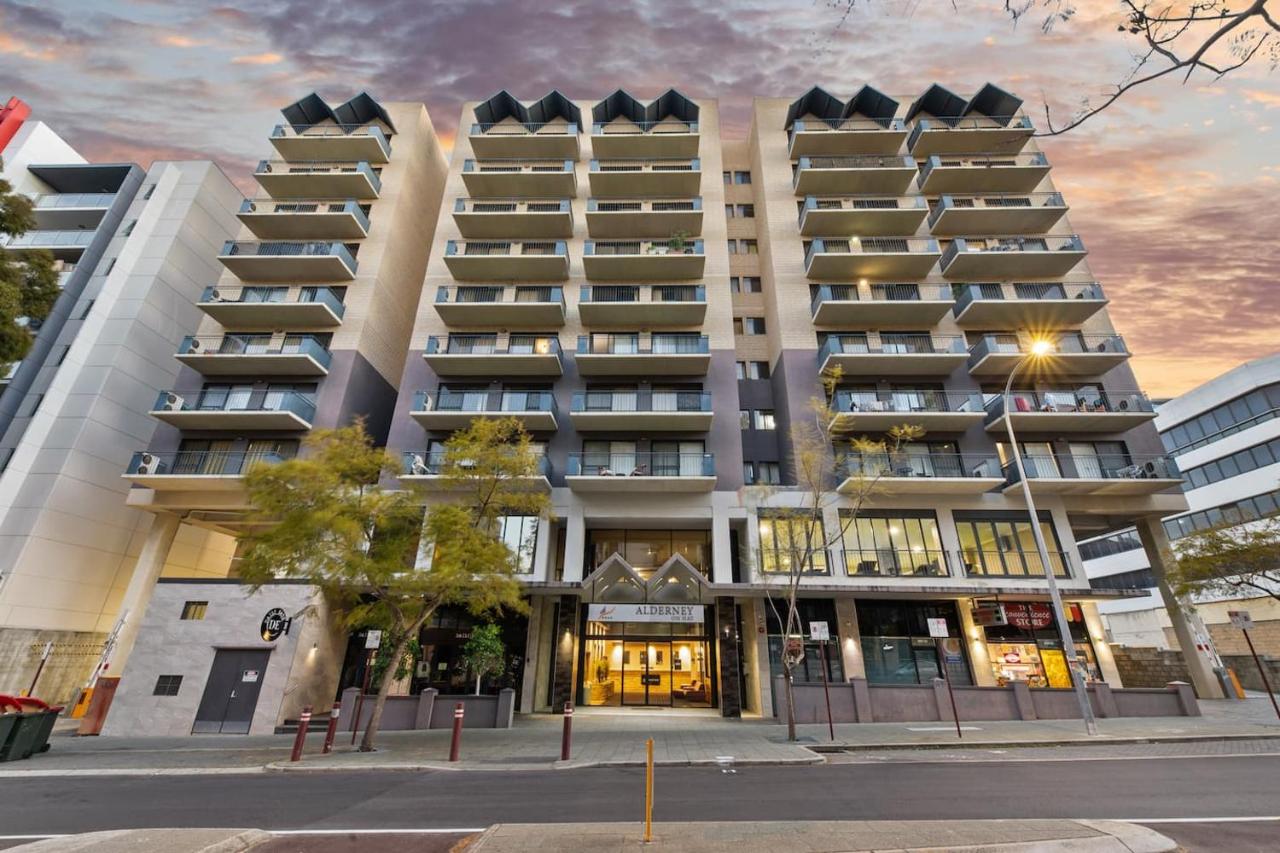 Spacious 2 Bedroom Pool & Gym Perthcbd,optus,waca - Bed and Breakfast Perth