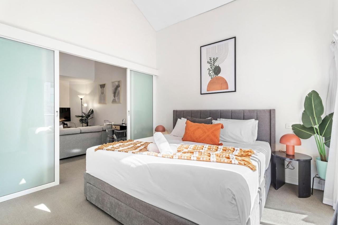 Chic City Living Retreat - 1 Bdrm In Perth's Heart - Bed and Breakfast Perth