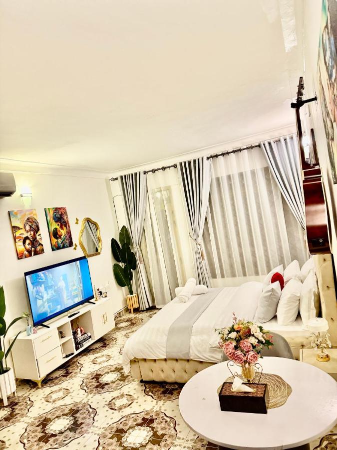 Raha Luxe Stays 2 - B&B Entebbe
