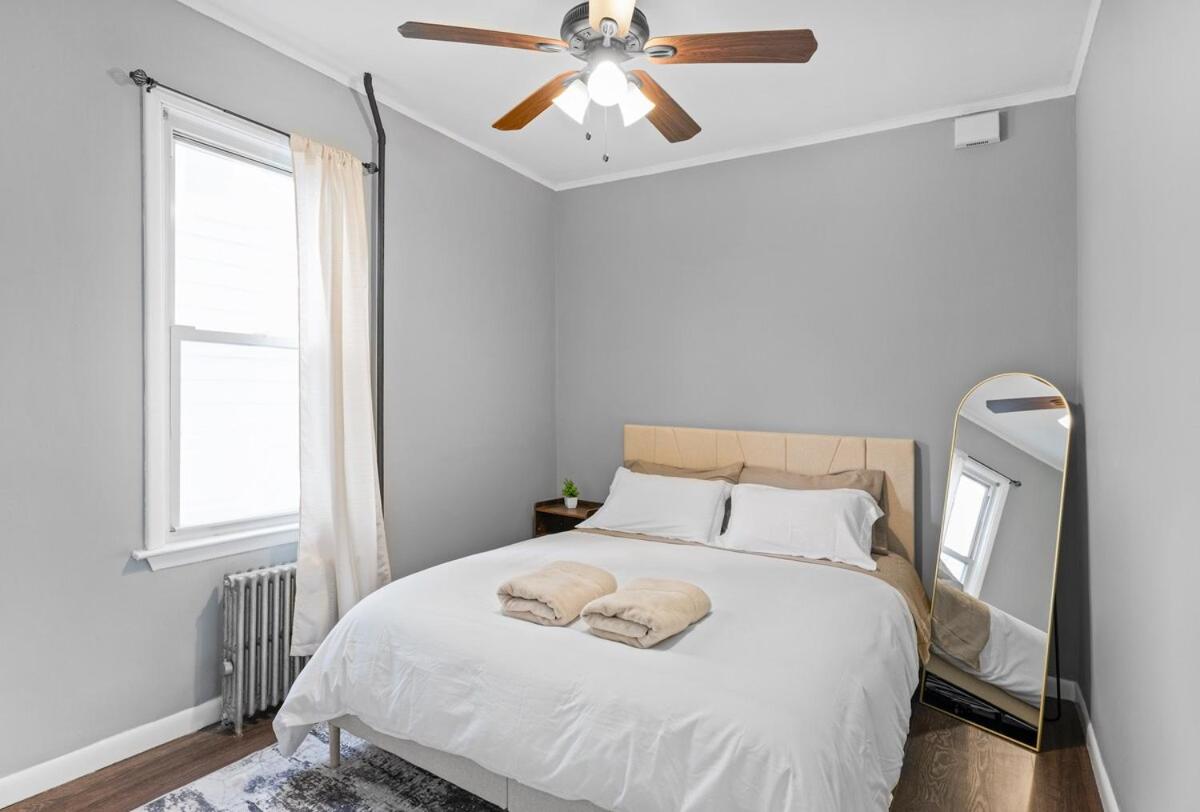 Cozy Home, 19 min to NYC, 3 Car Driveway - Chambres d’hôtes Wallington