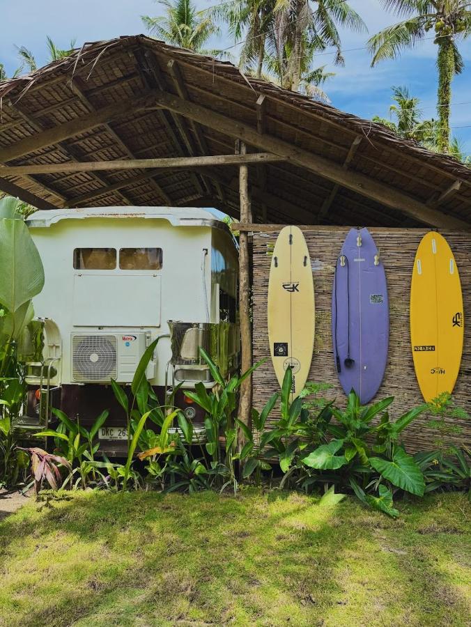 The Sleepney Room - Unique Converted Jeepney House - Chambres d’hôtes General Luna
