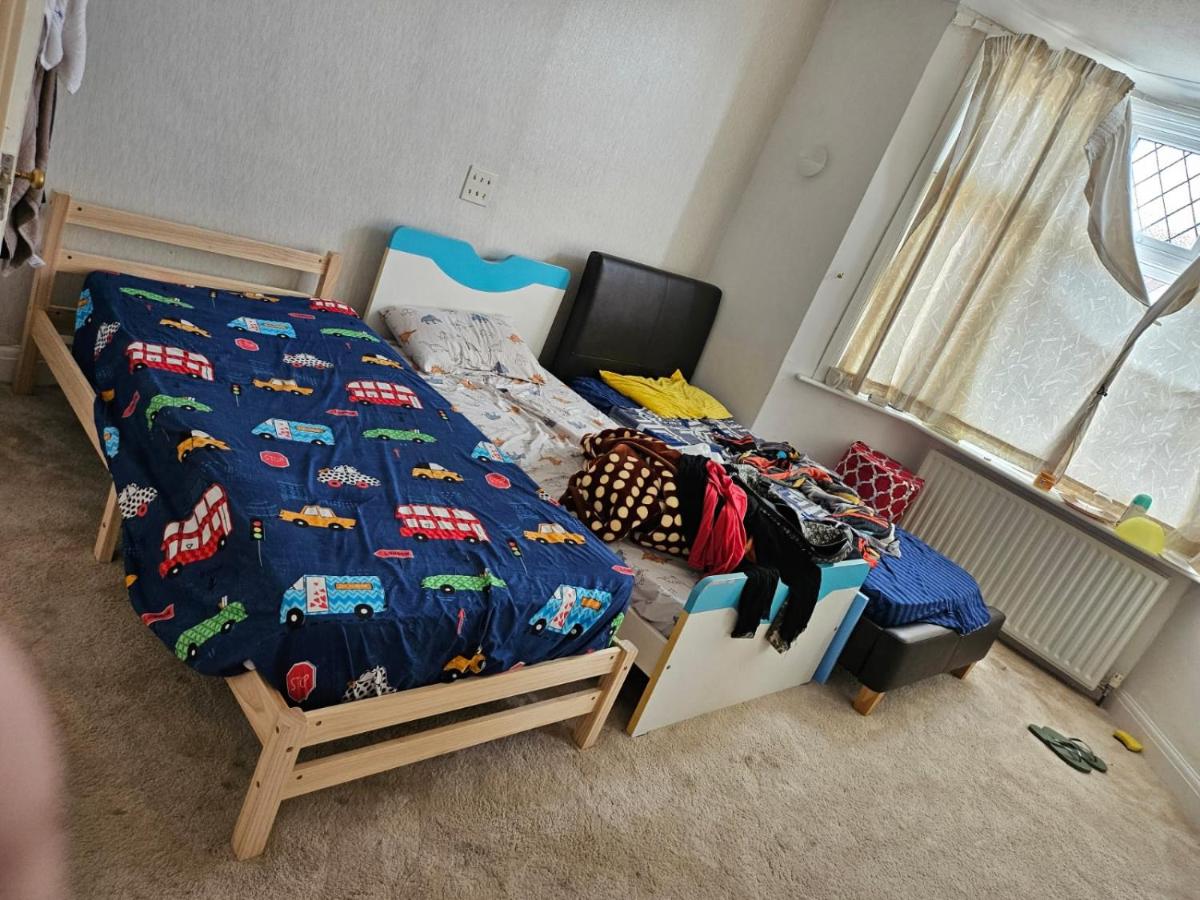 Footsteps to wembley stadium - Bed and Breakfast Londen