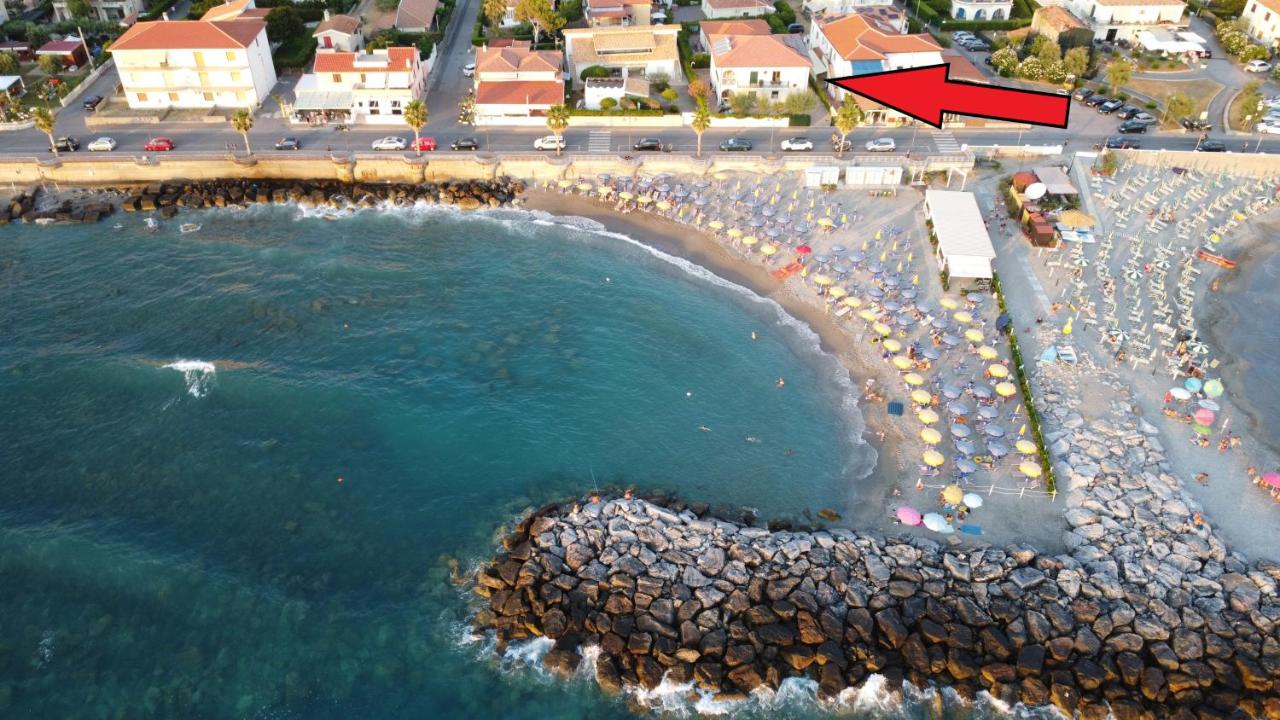 Camera vista mare sul Lungomare - B&B Sangineto