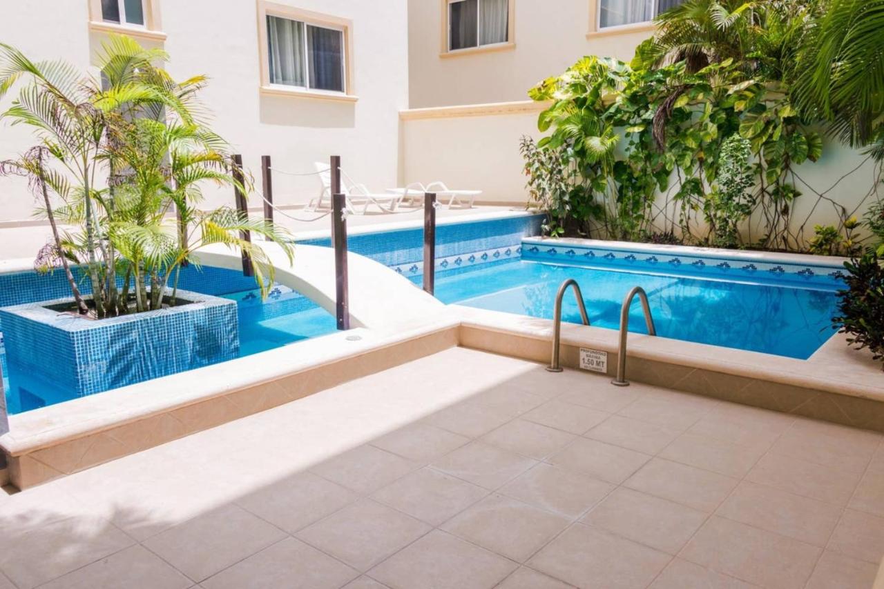 Modern Condo, Just Steps to Mamitas Beach & 5th - B&B Playa del Carmen