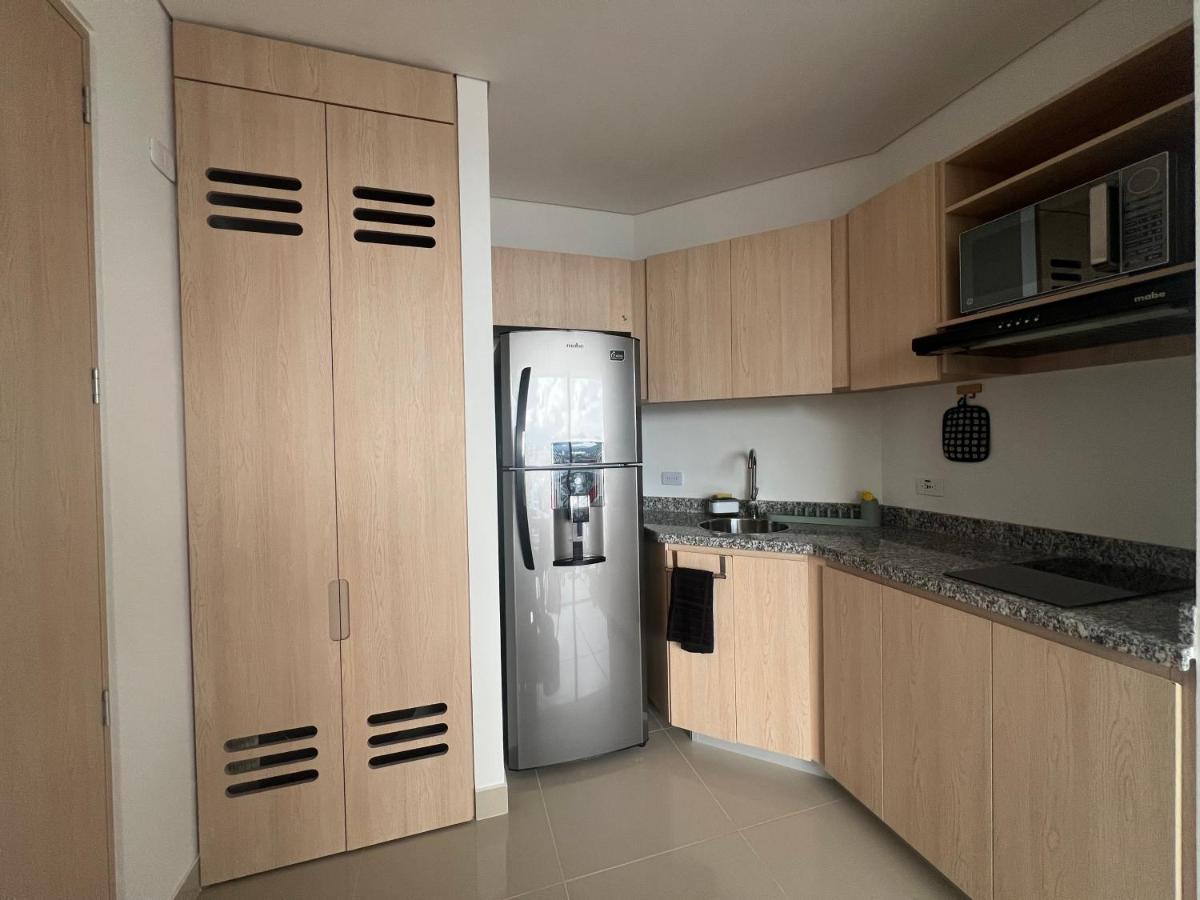 Estudio con balcón